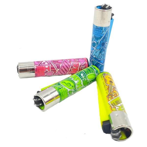 Aggiungi stile alla tua collezione con gli accendini Clipper Lighters I Love Music. Design unico per gli amanti della musica. Acquista ora